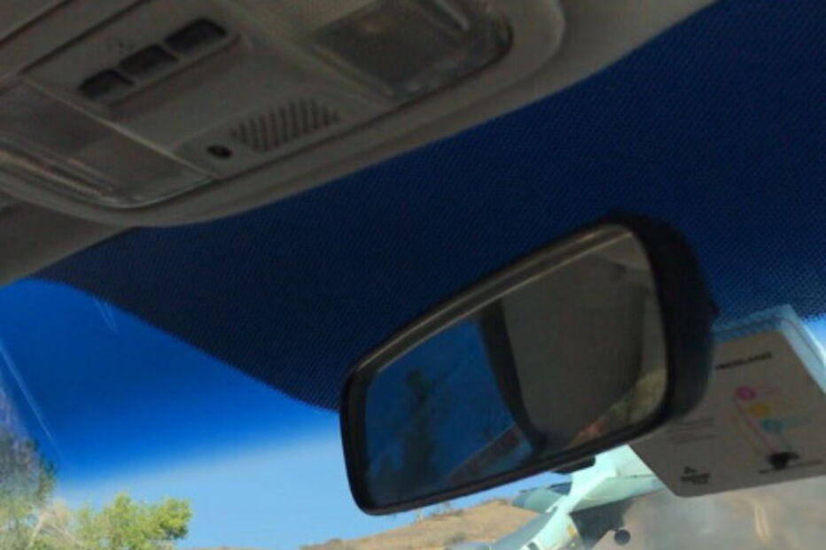 Avião com insígnias nazi da II Guerra Mundial despenha-se em autoestrada