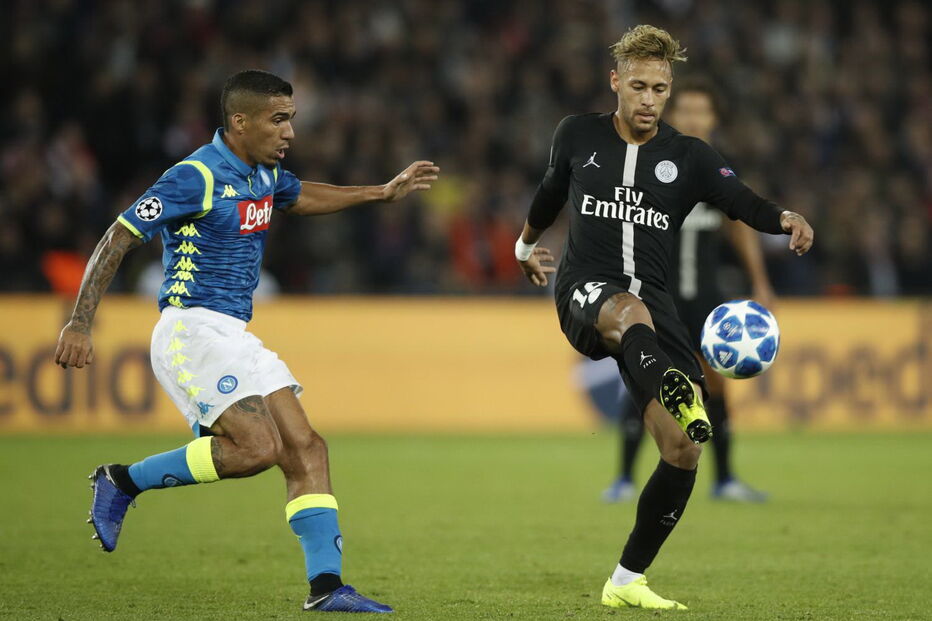 Nápoles trava PSG de Neymar