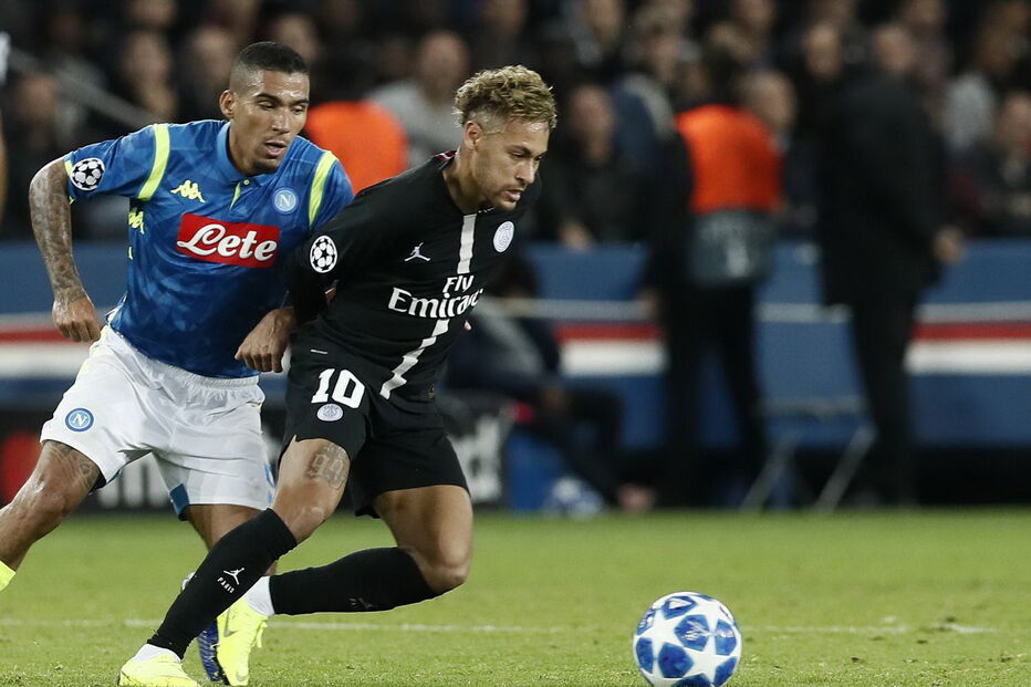 Nápoles trava PSG de Neymar