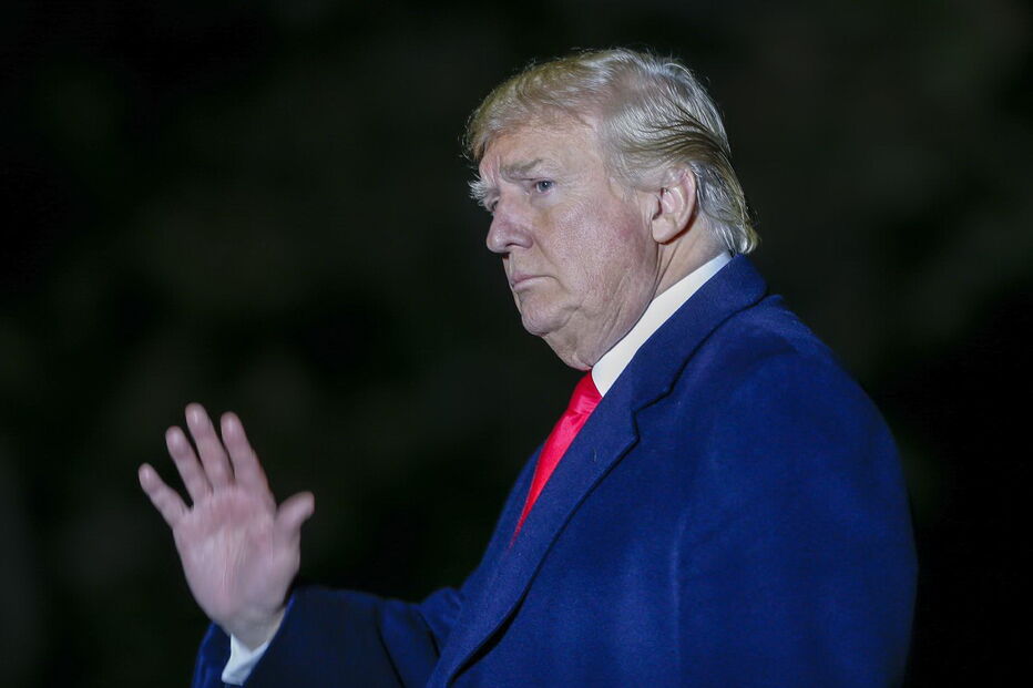 Trump condena engenhos explosivos enviados e critica hostilidade dos media