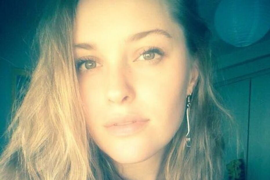 Estudante de 21 anos violada por grupo e assassinada violentamente