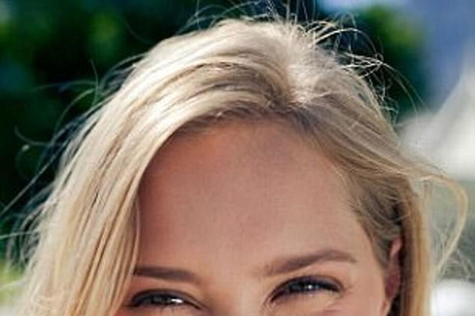 Estudante de 21 anos violada por grupo e assassinada violentamente