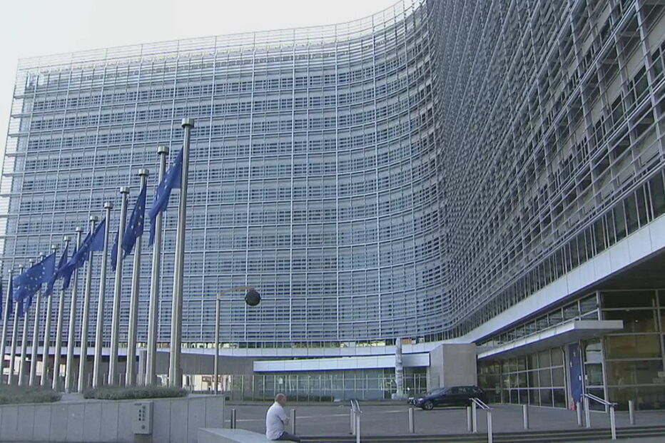 omissão Europeia, Governo, Itália