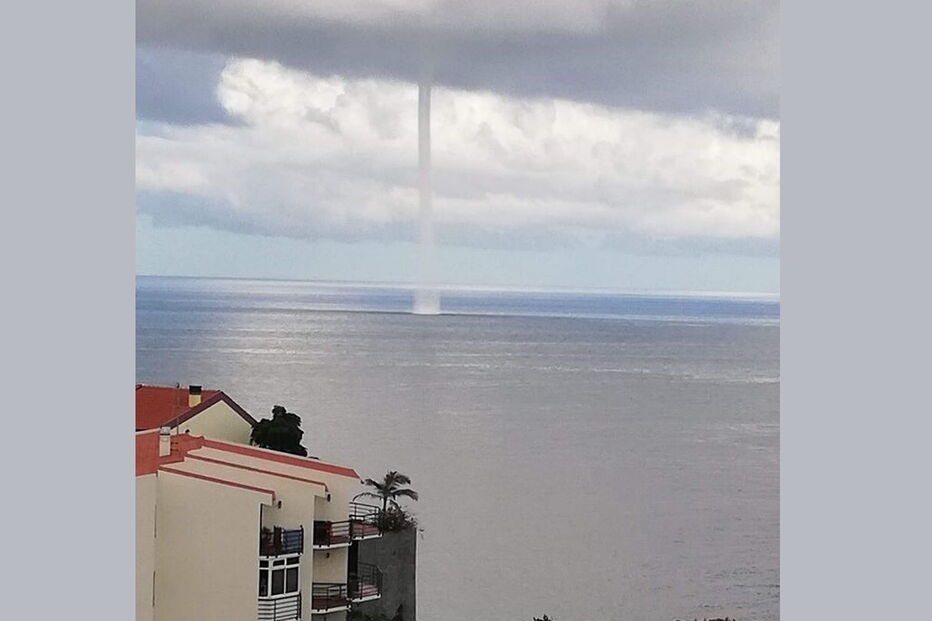 Tromba de água na zona de Santa Cruz, na Madeira