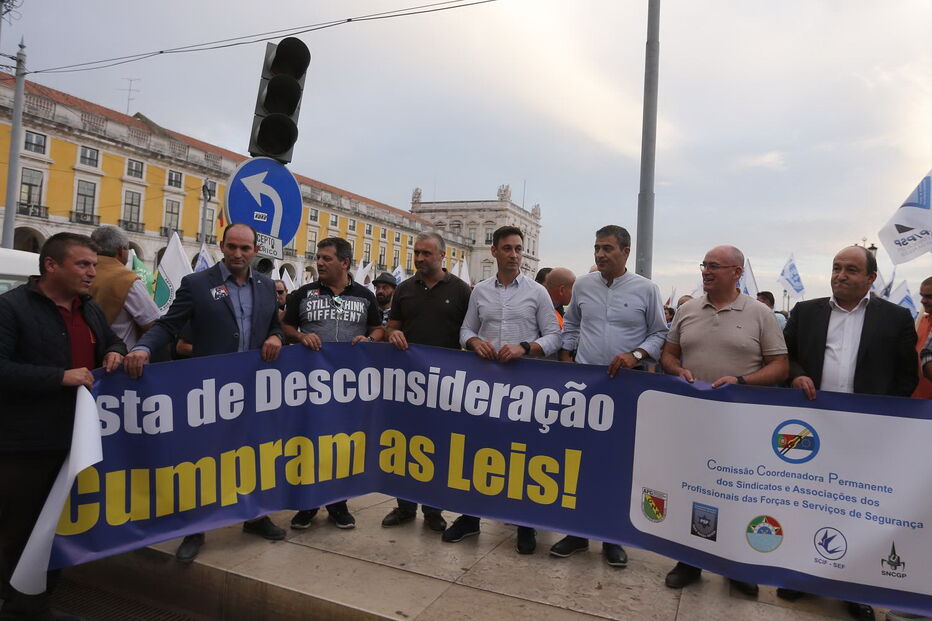 Elementos da PSP, GNR, SEF, ASAE e outras forças de segurança em acção de protesto em Lisboa