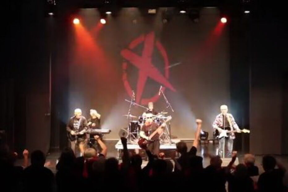 Idosos de Barcelos vestidos 