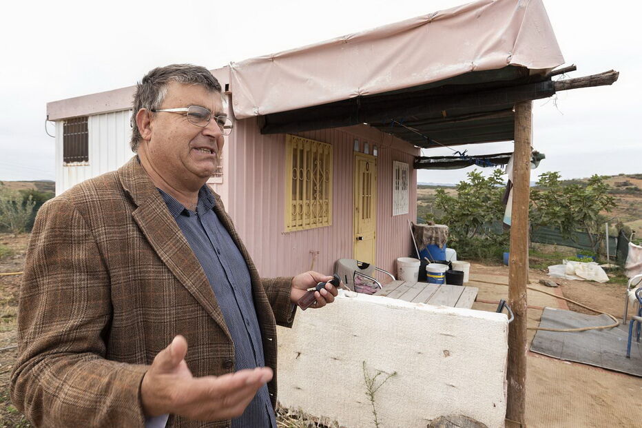 Manuel Silva vive em contentor em Tavira