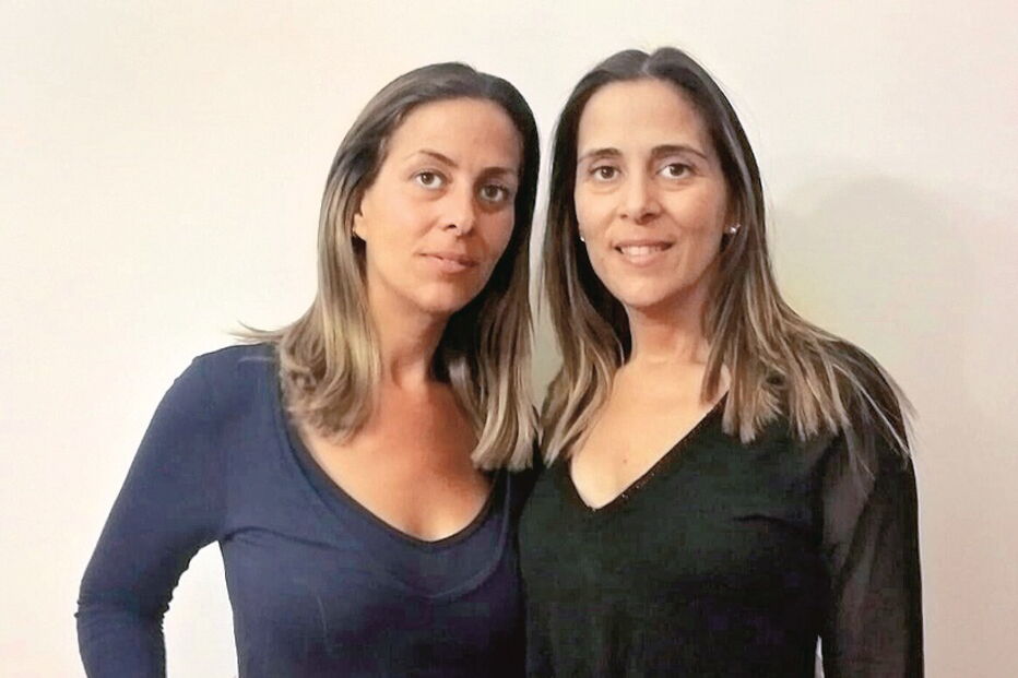 Gémeas Tânia e Magda Fernandes nasceram coladas pelo abdómen há 40 anas. Operação deu-lhes vida normal