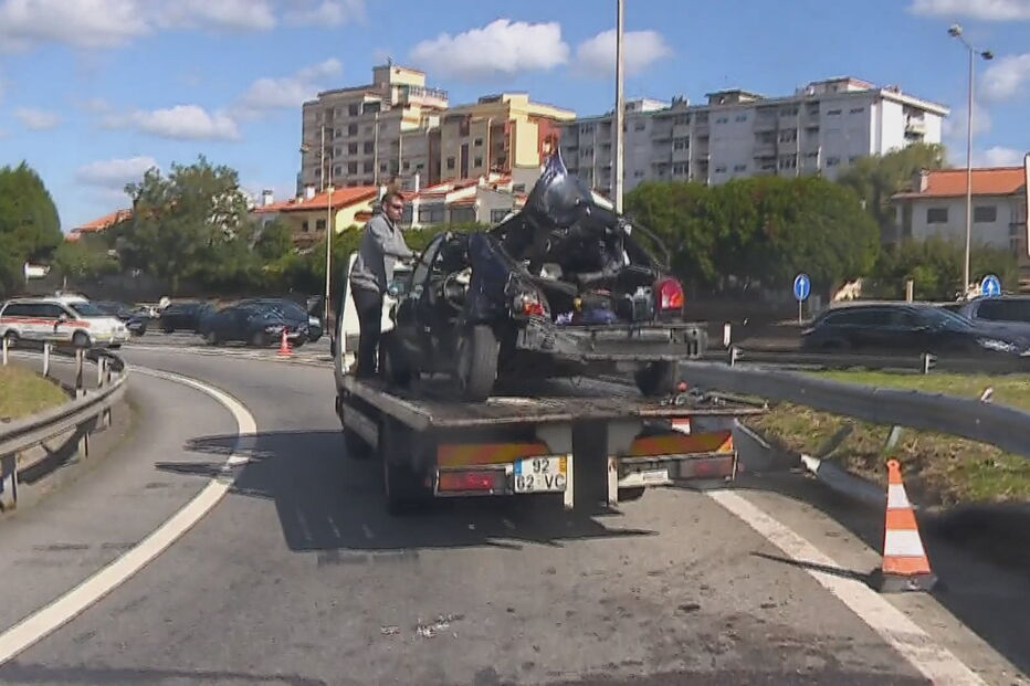Quatro feridos em acidente durante perseguição policial em Gaia