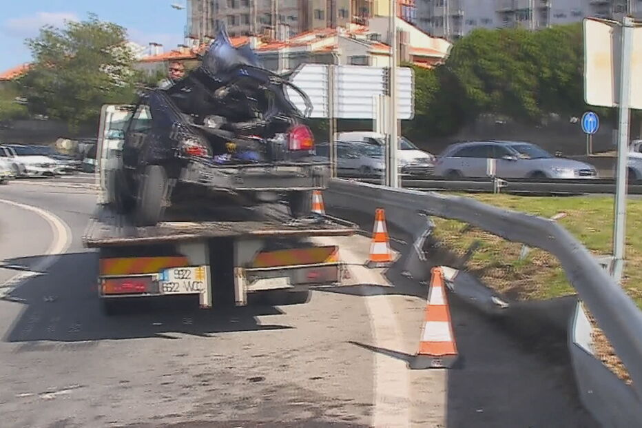 Quatro feridos em acidente durante perseguição policial em Gaia