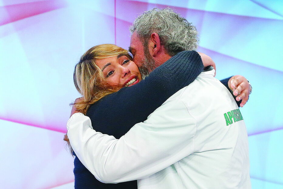 Filipa abraçou o pai José e não conteve as lágrimas na hora do reencontro 