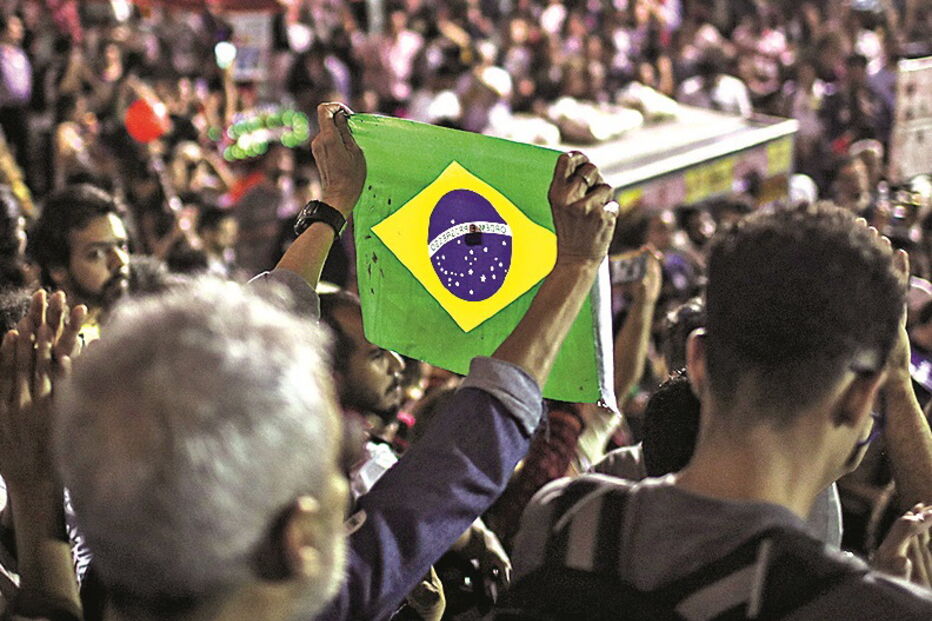 Tensão cresce no Brasil, um país que está profundamente dividido