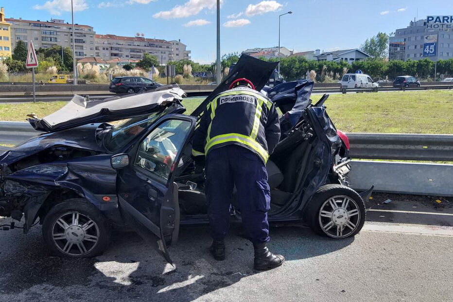PSP e fugitivos feridos em perseguição na A1