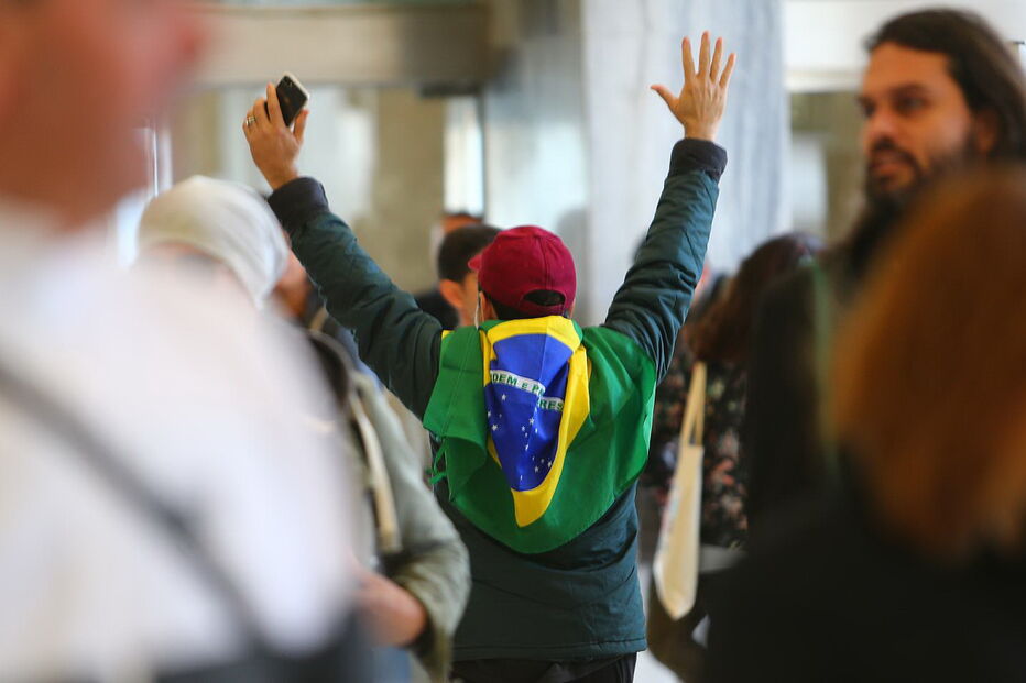 Brasileiros residentes em Portugal escolhem novo presidente do Brasil