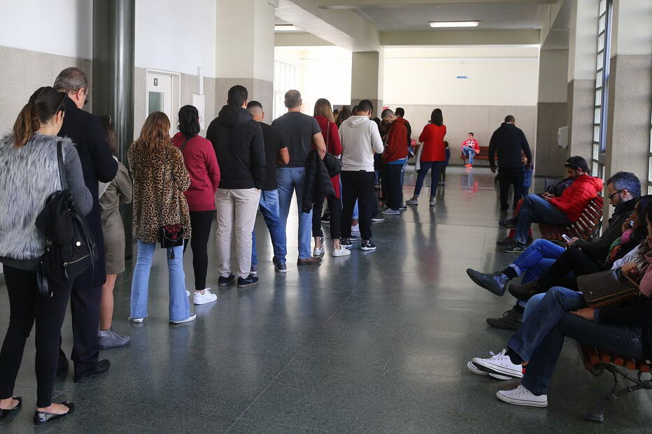Brasileiros residentes em Portugal escolhem novo presidente do Brasil