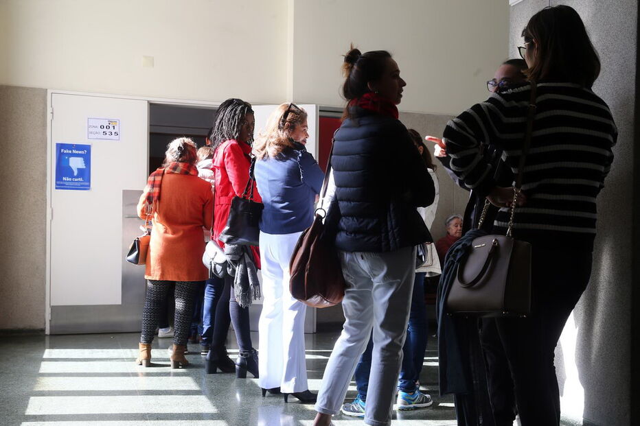 Brasileiros residentes em Portugal escolhem novo presidente do Brasil