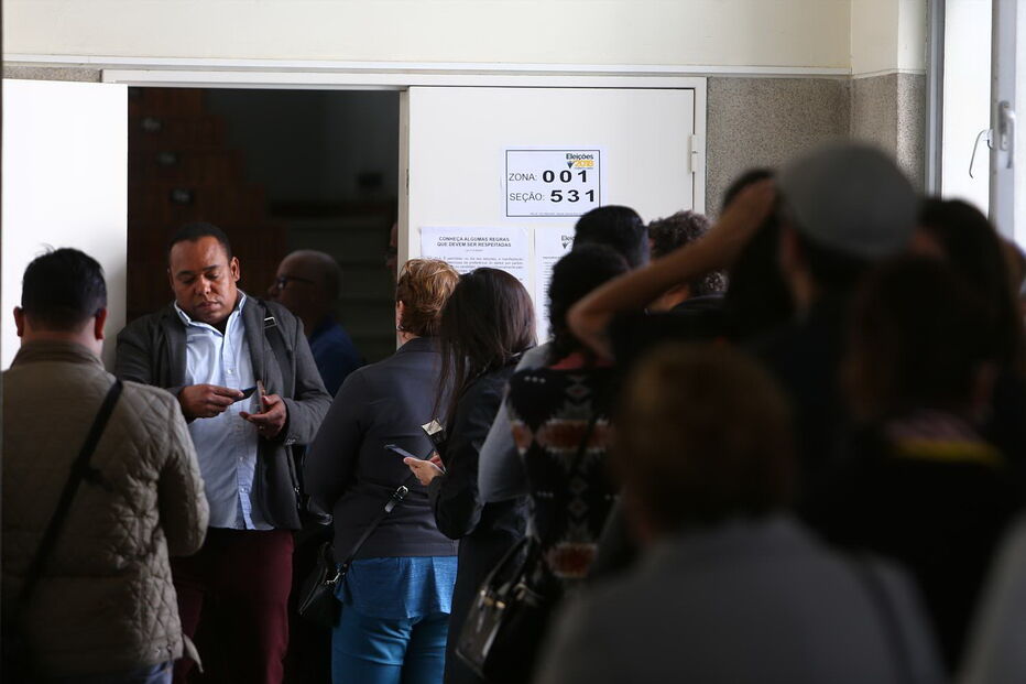 Brasileiros residentes em Portugal escolhem novo presidente do Brasil