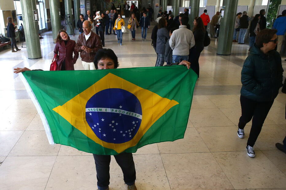 Brasileiros residentes em Portugal escolhem novo presidente do Brasil