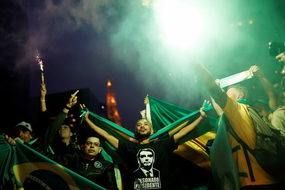 Jair Bolsonaro venceu este domingo a segunda volta das eleições presidenciais brasileiras, com 55,6% dos votos quando estão 92,08% das secções de voto apuradas.