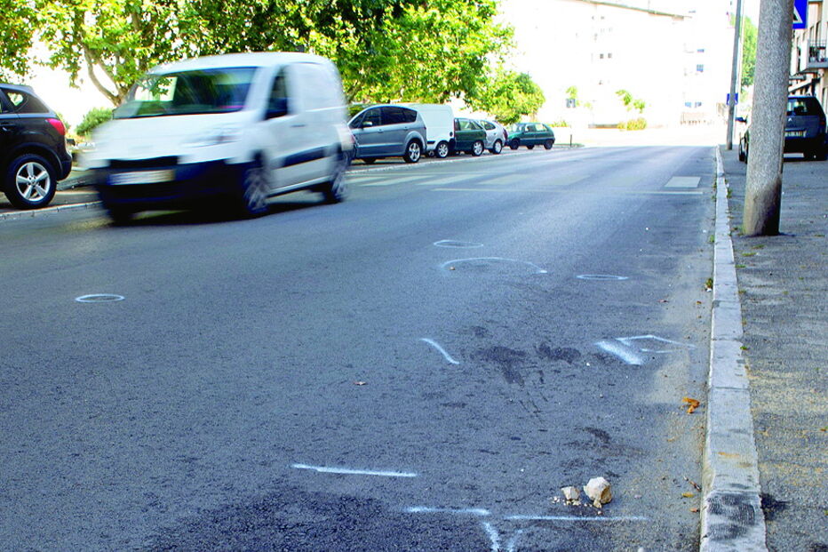 Local onde a mulher foi atropelada mortalmente, na rua Movimento das Força Armadas. Condutor guiava com excesso de álcool  