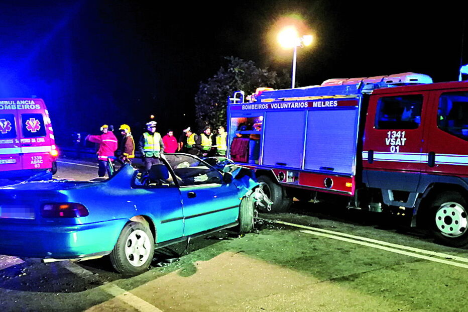 Automóvel destruído no acidente de Gondomar