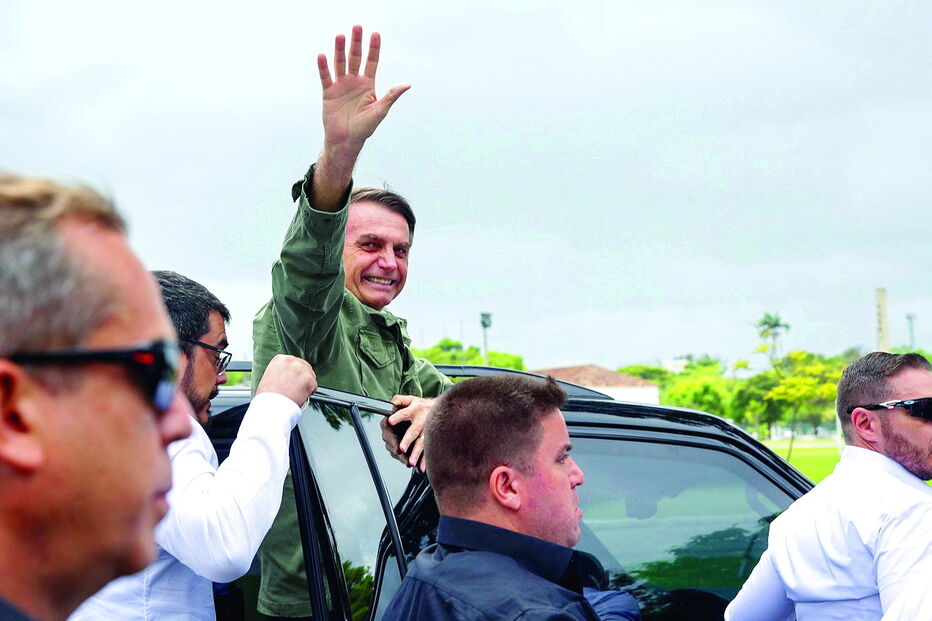 Jair Bolsonaro será o 42º chefe de Estado do Brasil após vitória clara na segunda volta das presidenciais 