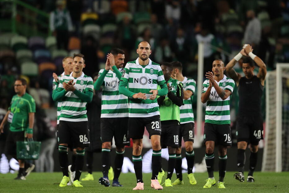 Jogadores do Sporting agradecem aos adeptos após a vitória sobre o Boavista