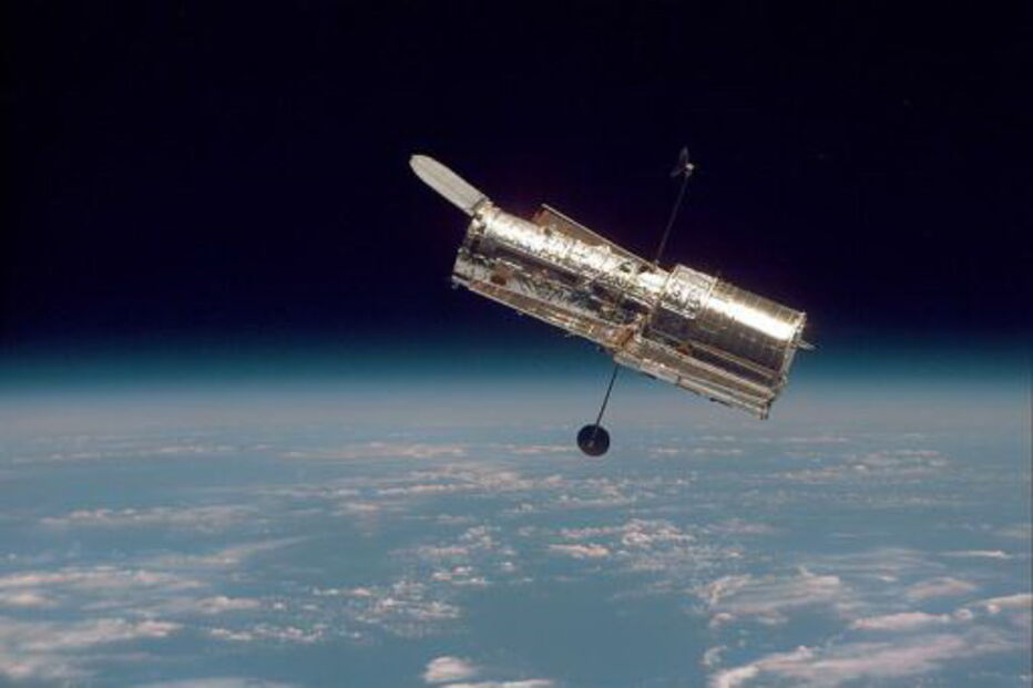 Telescópio espacial Hubble retoma observações