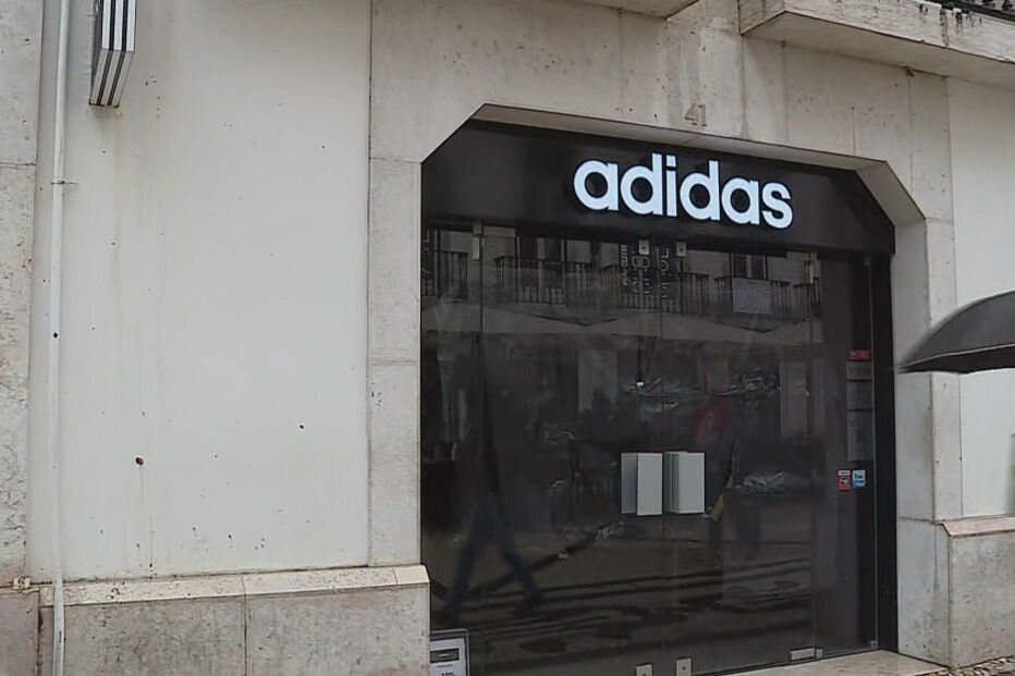 Lojas da Adidas alvo de despejo devido a quebra contratual