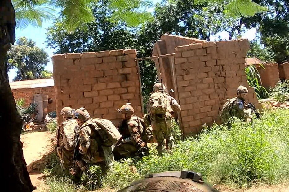 Vídeo mostra tiroteio que vitimou paraquedista português em África