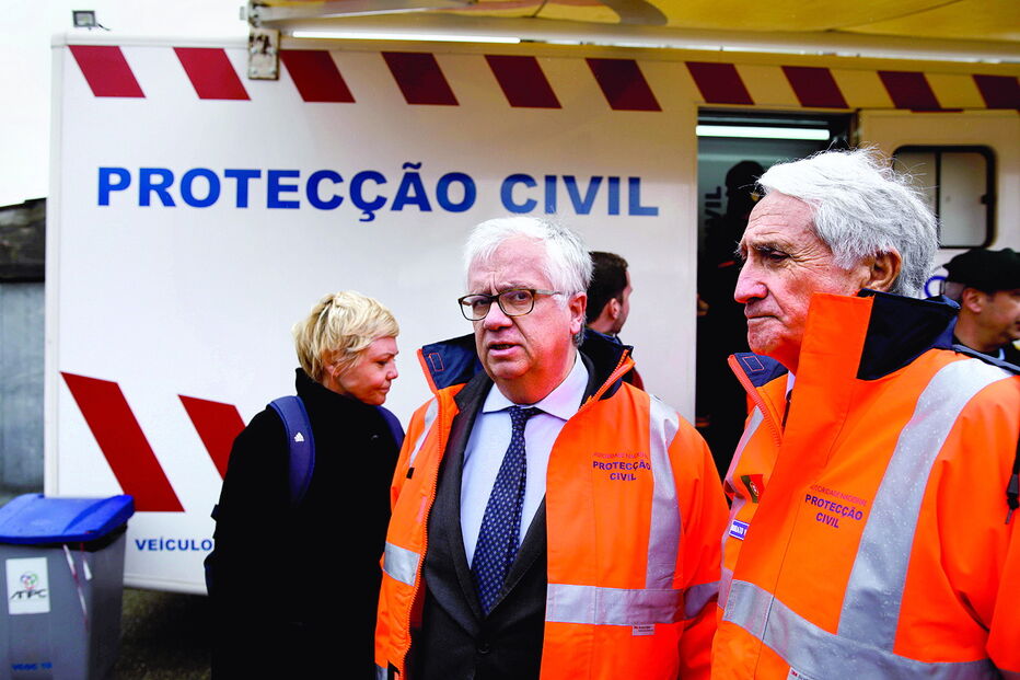 Ministro Eduardo Cabrita (à esq.) vai reunir-se com o Observatório Técnico Independente para explicar alterações