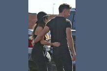 Kathryn Mayorga fotografada em Las Vegas na companhia de um homem