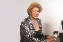 A cantora e compositora Maria Guinot