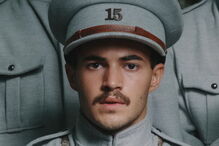 Cena da série da RTP 'Soldado Milhões'