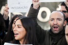 Precários da RTP manifestam-se em frente à sede em Lisboa