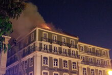 Incêndio em hotel na Praça da Figueira 