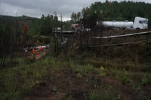 Camião-cisterna que transportava lixívia despistou-se no IC8, provocando ferimentos ligeiros no condutor 