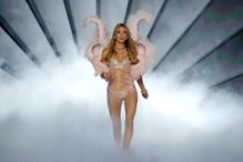 ‘Anjos’ brilham na passerelle em Nova Iorque