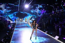 ‘Anjos’ brilham na passerelle em Nova Iorque