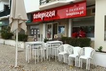 Três assaltantes invadiram a Telepizza de Santo Amaro de Oeiras e roubaram dinheiro e telemóvel a funcionária 