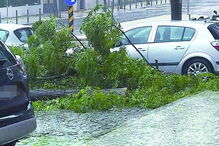 Estradas no Porto ficaram completamente alagadas