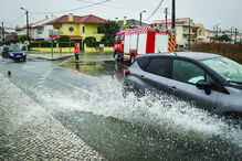 Lençóis de água na estrada de Tires, Cascais 