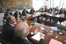 Governo e parceiros sociais discutem aumento do salário mínimo