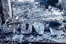 Mansão de Miley Cyrus e Liam Hemsworth arde nos incêndios na Califórnia