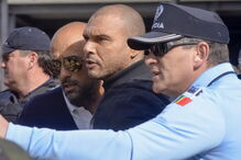 Mustafá à saída do tribunal