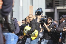 Mustafá à saída do tribunal do Barreiro