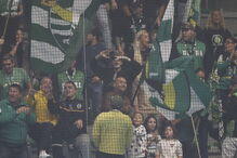 Mustafá recebido com cânticos antes de assistir a jogo de futsal do Sporting