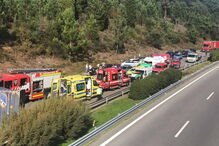 Acidente com camião faz quatro feridos corta A1 em Aveiro