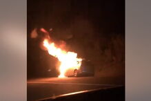 Carro incendeia-se na A1 junto a Pombal