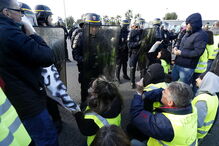 Protestos em França lançam o caos no país